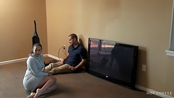 Video Buatan Sendiri Dari Perselingkuhan Istri Latina Dengan Kabel Pria Selama Suaminya Pergi