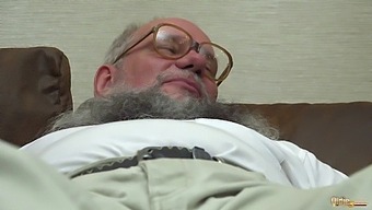 Grandpa'S Intense Pleasure From Oral Sex And Cum Exchange With Naughty Girls