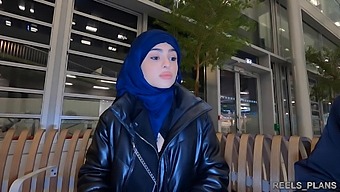 Nadja, Wanita Iran Berjilbab, Terlibat Seks Anal Di Toilet Dan Lorong Sebagai Pembayaran Penerbangan